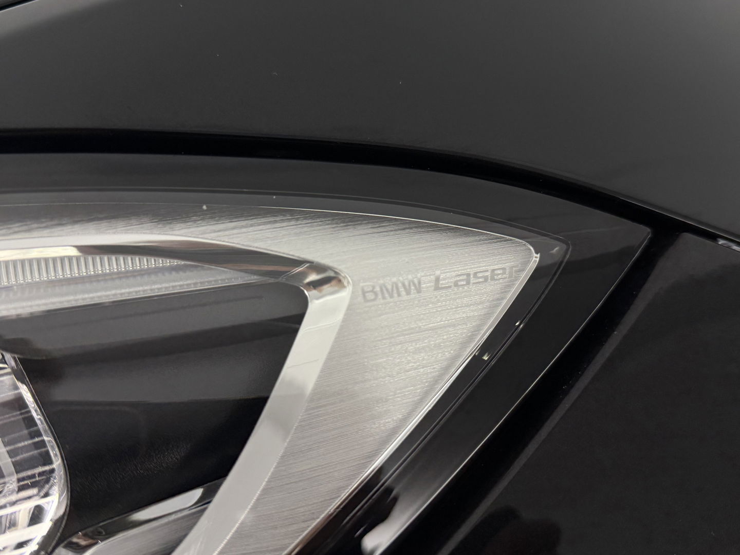 BMW 3-serie 330e High Executive M-Sport | SOH 90% | BMW Laser | Pano | Virtual | Camera | Carplay | HuD | Sfeer | Stoelverw. | Trekh.