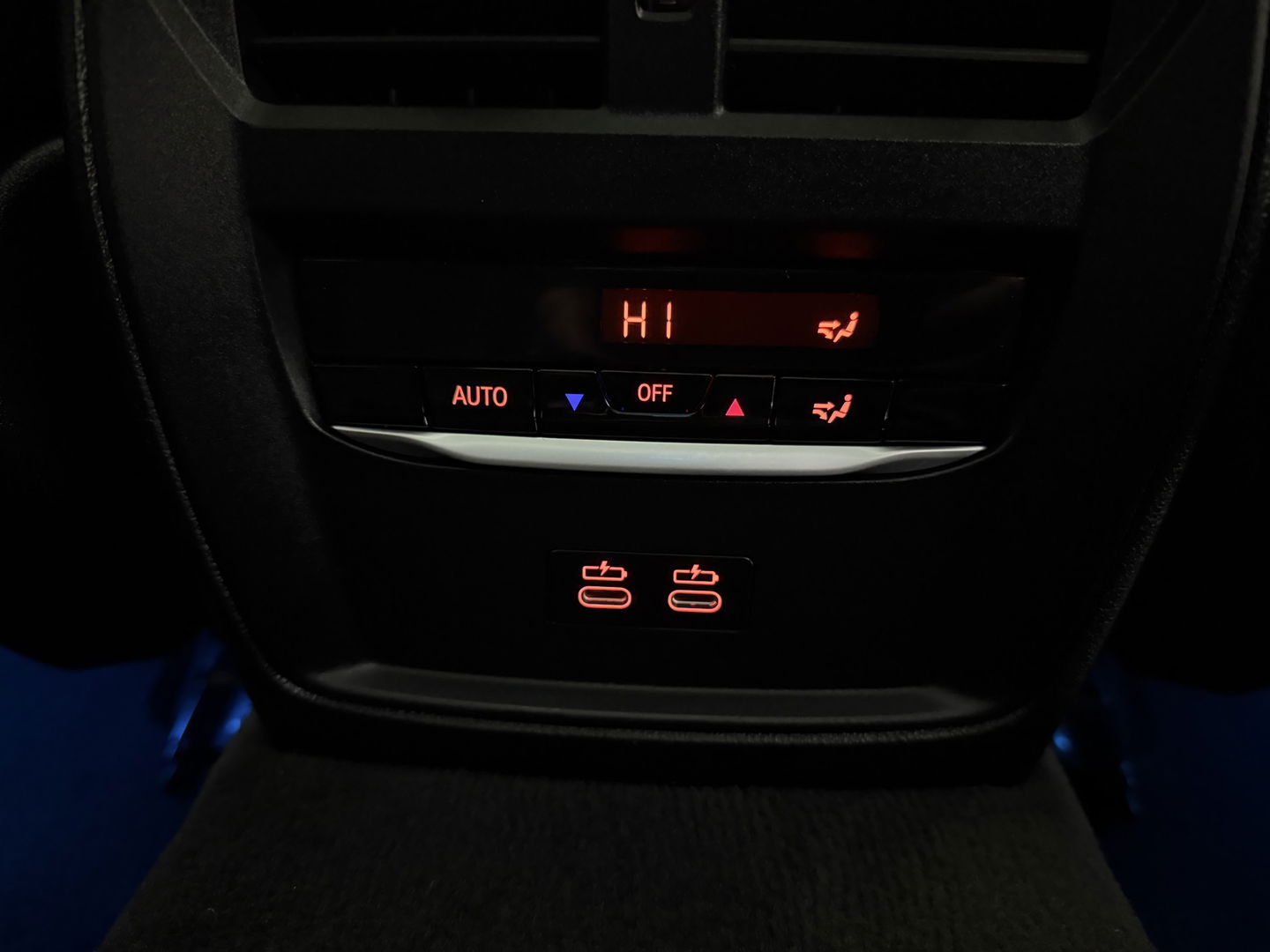 BMW 3-serie 330e High Executive M-Sport | SOH 90% | BMW Laser | Pano | Virtual | Camera | Carplay | HuD | Sfeer | Stoelverw. | Trekh.