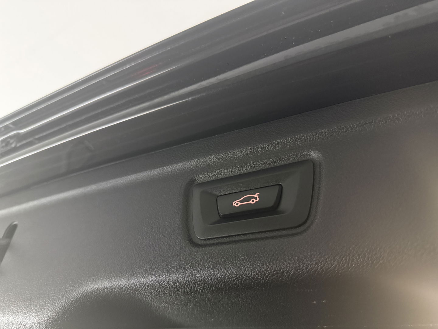 BMW 3-serie 330e High Executive M-Sport | SOH 90% | BMW Laser | Pano | Virtual | Camera | Carplay | HuD | Sfeer | Stoelverw. | Trekh.