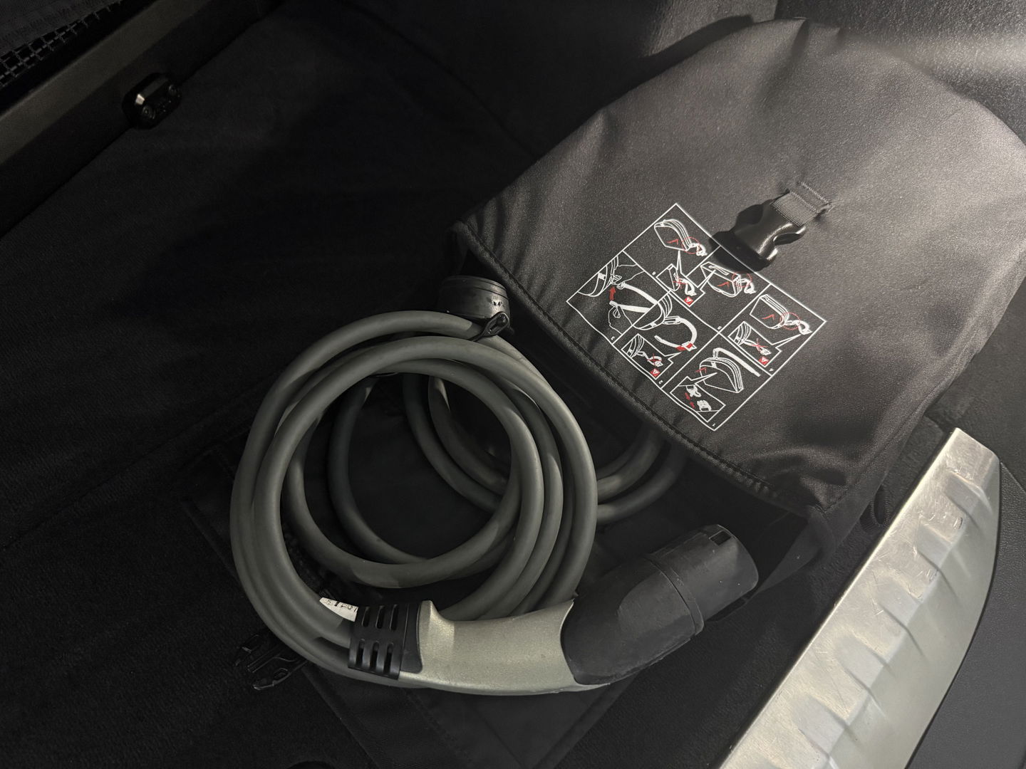 BMW 3-serie 330e High Executive M-Sport | SOH 90% | BMW Laser | Pano | Virtual | Camera | Carplay | HuD | Sfeer | Stoelverw. | Trekh.