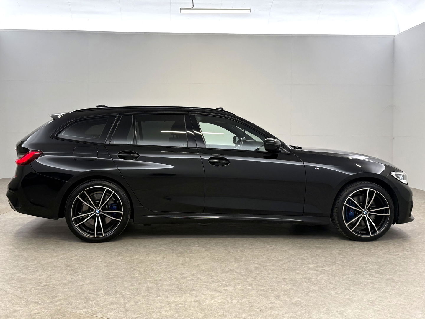 BMW 3-serie 330e High Executive M-Sport | SOH 90% | BMW Laser | Pano | Virtual | Camera | Carplay | HuD | Sfeer | Stoelverw. | Trekh.