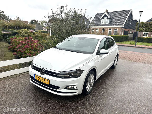 Volkswagen Polo - 1.0 TSI 95PK HIGHLINE CARPLAY DIGITAAL DASHBOARD CLIMATE CONTROLE ZEER NETTE AUTO!!