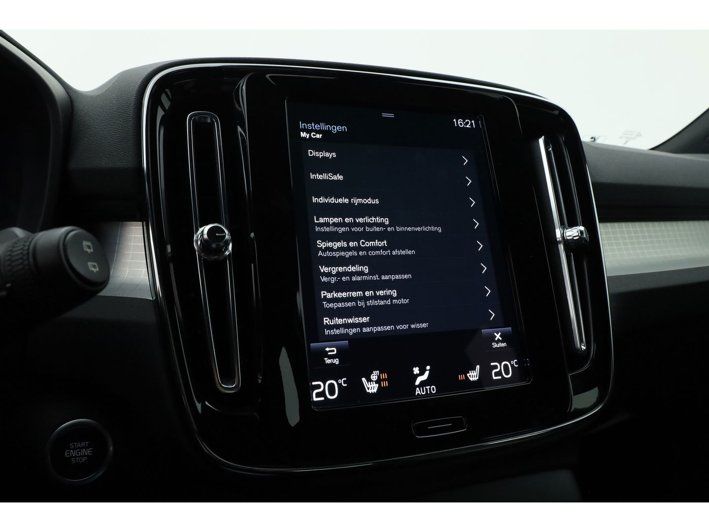 Volvo XC40 1.5 T4 Plug-in hybrid Plus Bright | stoel & stuur verwarming | H&K audio | Elek stoelen & Memory |