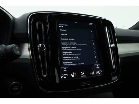 Volvo XC40 1.5 T4 Plug-in hybrid Plus Bright | stoel & stuur verwarming | H&K audio | Elek stoelen & Memory |