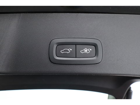 Volvo XC40 1.5 T4 Plug-in hybrid Plus Bright | stoel & stuur verwarming | H&K audio | Elek stoelen & Memory |