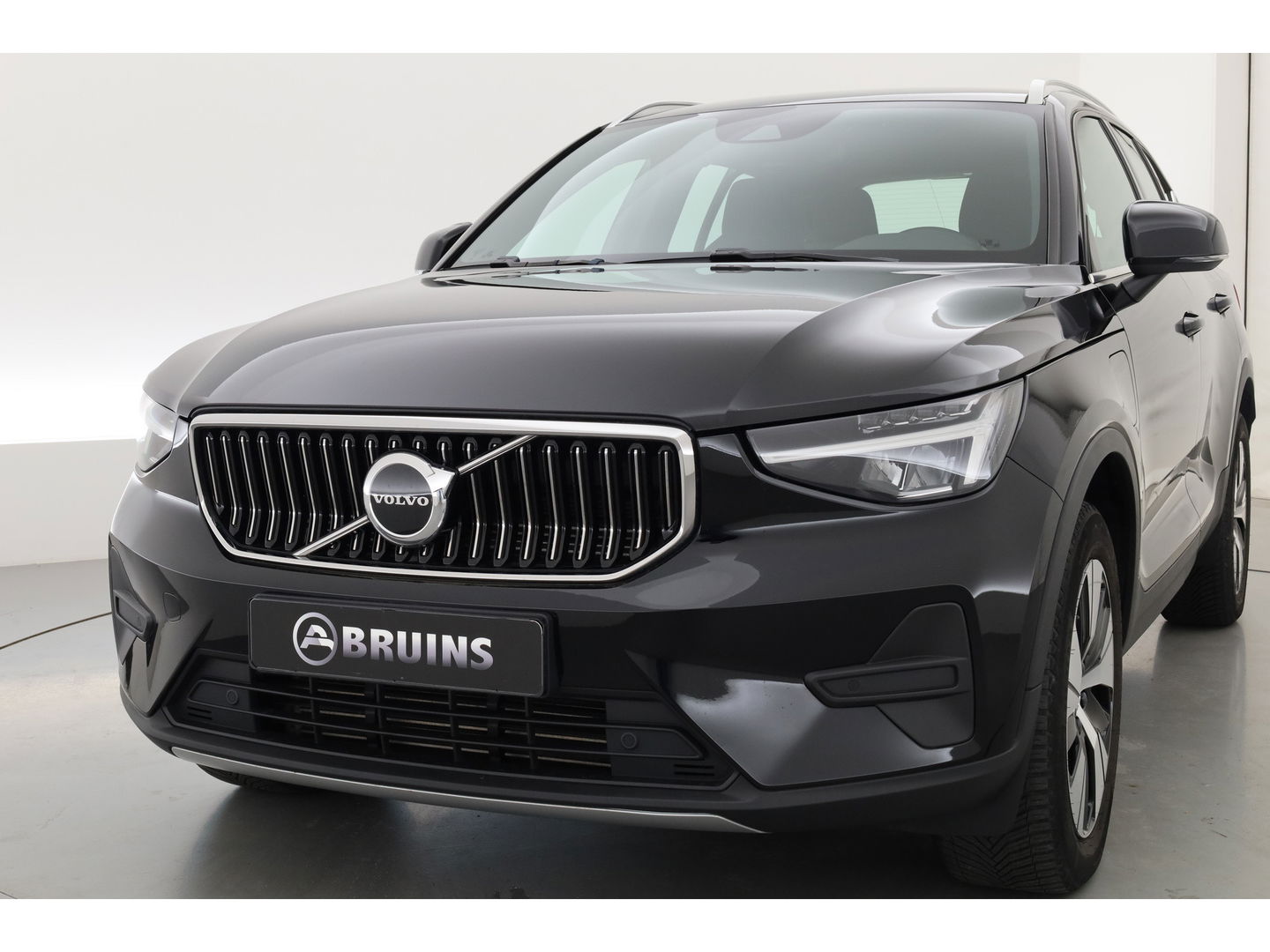 Volvo XC40 1.5 T4 Plug-in hybrid Plus Bright | stoel & stuur verwarming | H&K audio | Elek stoelen & Memory |