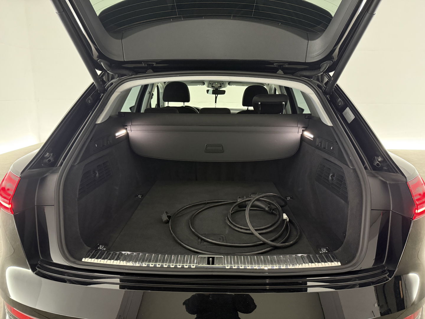 Audi e-tron 50 Quattro Black Edition 71 kWh | SOH 91% | Snelladen | Camera | Virtual | Memory | Cruise | Parkeersens.