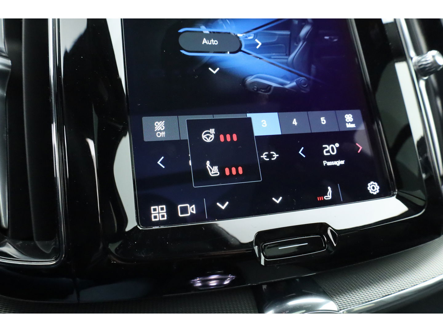 Volvo XC60 2.0 T8 Plug-in hybrid AWD Plus Dark | Luchtvering | ACC | 360 camera | 21 inch | H&K Audio | pano | carplay |