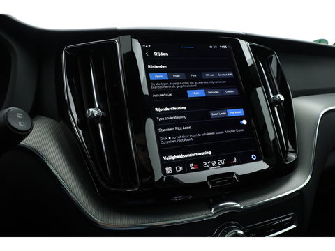 Volvo XC60 2.0 T8 Plug-in hybrid AWD Plus Dark | Luchtvering | ACC | 360 camera | 21 inch | H&K Audio | pano | carplay |