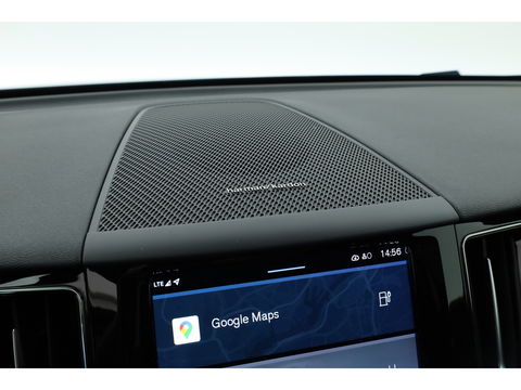 Volvo XC60 2.0 T8 Plug-in hybrid AWD Plus Dark | Luchtvering | ACC | 360 camera | 21 inch | H&K Audio | pano | carplay |