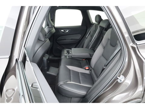 Volvo XC60 2.0 T8 Plug-in hybrid AWD Plus Dark | Luchtvering | ACC | 360 camera | 21 inch | H&K Audio | pano | carplay |