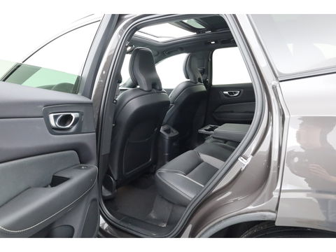 Volvo XC60 2.0 T8 Plug-in hybrid AWD Plus Dark | Luchtvering | ACC | 360 camera | 21 inch | H&K Audio | pano | carplay |