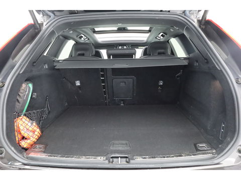 Volvo XC60 2.0 T8 Plug-in hybrid AWD Plus Dark | Luchtvering | ACC | 360 camera | 21 inch | H&K Audio | pano | carplay |