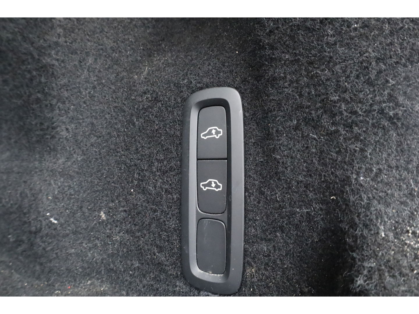 Volvo XC60 2.0 T8 Plug-in hybrid AWD Plus Dark | Luchtvering | ACC | 360 camera | 21 inch | H&K Audio | pano | carplay |