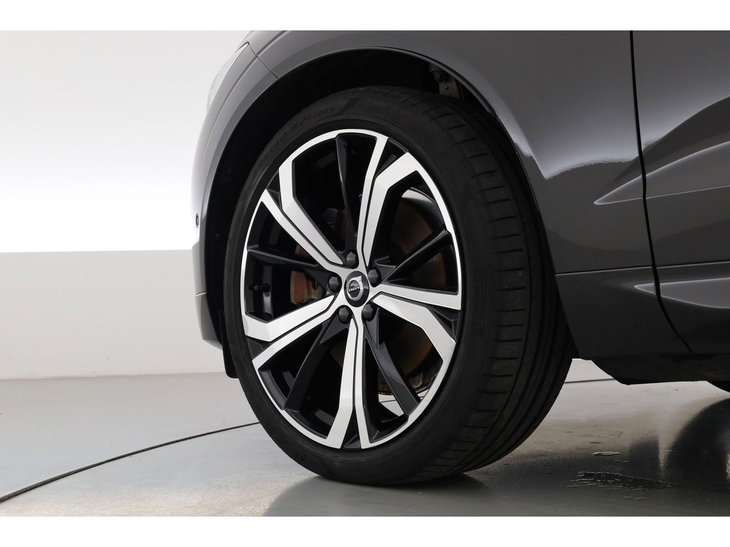 Volvo XC60 2.0 T8 Plug-in hybrid AWD Plus Dark | Luchtvering | ACC | 360 camera | 21 inch | H&K Audio | pano | carplay |