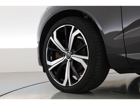 Volvo XC60 2.0 T8 Plug-in hybrid AWD Plus Dark | Luchtvering | ACC | 360 camera | 21 inch | H&K Audio | pano | carplay |