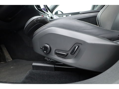 Volvo XC60 2.0 T8 Plug-in hybrid AWD Plus Dark | Luchtvering | ACC | 360 camera | 21 inch | H&K Audio | pano | carplay |