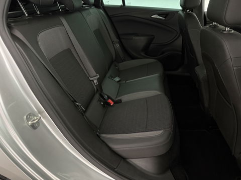 Opel Astra 1.2 Design & Tech | Camera | Carplay | Cruise | Navi | Parkeersens. | LED | NAP