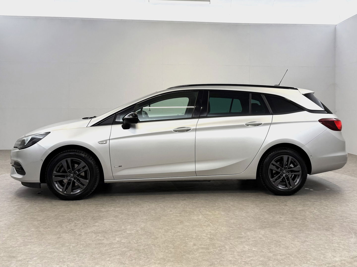 Opel Astra 1.2 Design & Tech | Camera | Carplay | Cruise | Navi | Parkeersens. | LED | NAP