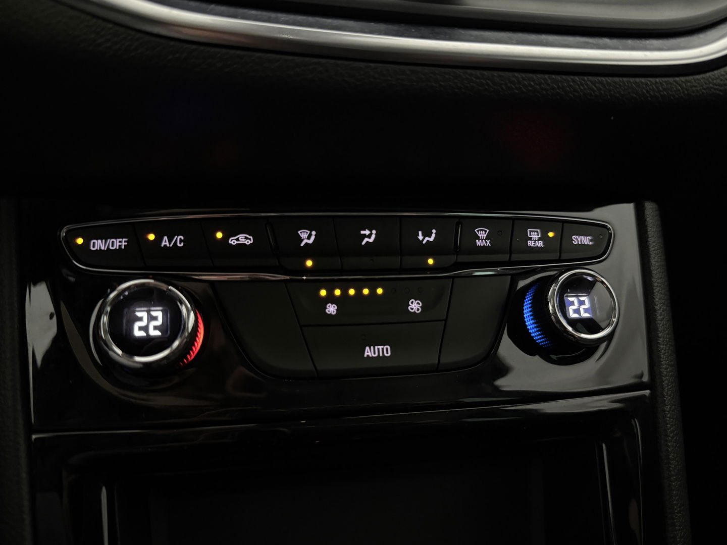 Opel Astra 1.2 Design & Tech | Camera | Carplay | Cruise | Navi | Parkeersens. | LED | NAP