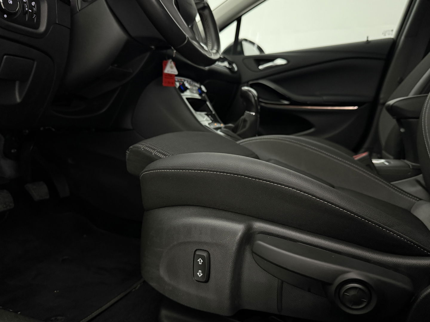 Opel Astra 1.2 Design & Tech | Camera | Carplay | Cruise | Navi | Parkeersens. | LED | NAP