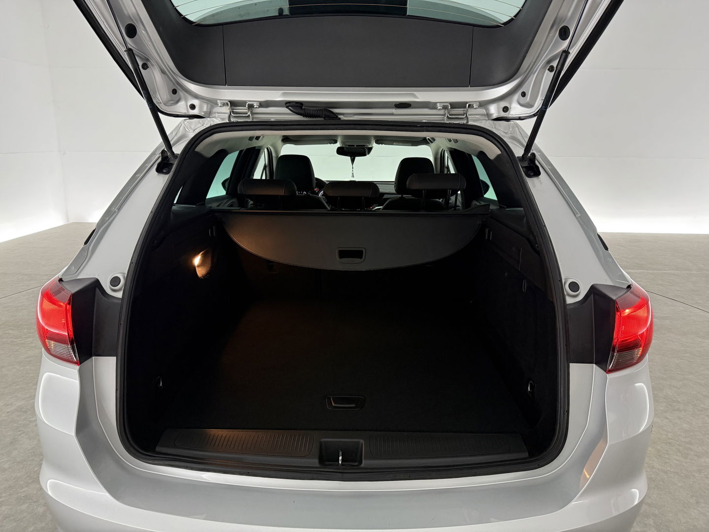 Opel Astra 1.2 Design & Tech | Camera | Carplay | Cruise | Navi | Parkeersens. | LED | NAP