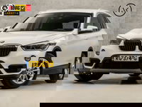 BMW X1 - sDrive18i Sport 141Pk Automaat (NAVIGATIE, CLIMATE, PARKEERSENSOREN, SPORTSTOELEN, GETINT GLAS, CRUISE, XENON, NIEUWSTAAT)