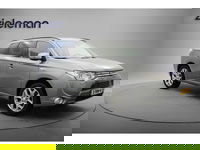 Mitsubishi Outlander - 2.0 PHEV Instyle - Panorama, Leer, Camera, Stoelverw. Trekhaak