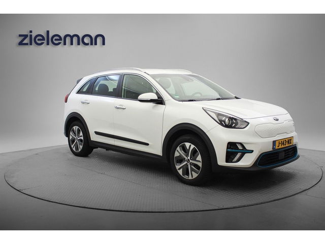 Kia e-Niro - E-Niro DynamicLine 64 kWh - Carplay, Camera, Stuur/Stoelverw. SO