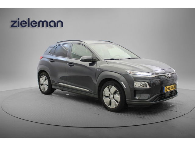Hyundai Kona - Fashion 64 kWh - Carplay, Stoelverw. Camera, Navi, Half leer, He