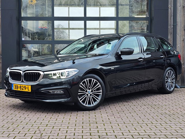 BMW 5 Serie - Touring 520i High Executive Sport Line | Automaat | Trekhaak | Navi | Stoel & stuurverwarming | Camera |