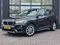 BMW X1 - sDrive20i Centennial High Executive | Automaat | Navi | Stoelverwarming | HUD | Parkeersensoren | Leder |