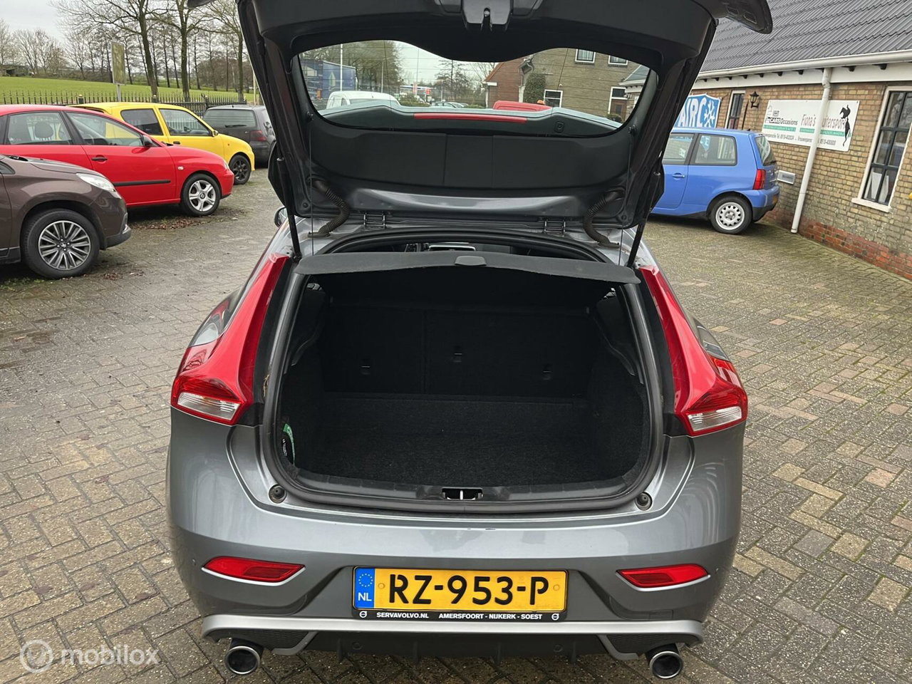 Volvo V40