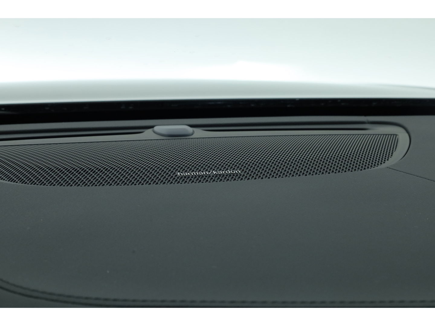 Volvo V90 2.0 T8 Plug-in hybrid AWD Ultra Dark | Luchtvering | 360 Camera | gelaagd glas | H&K audio | ACC | Blis | Pano |