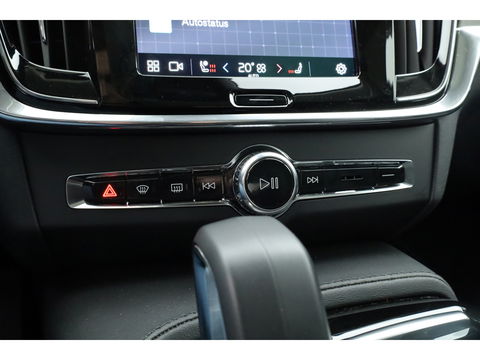 Volvo V90 2.0 T8 Plug-in hybrid AWD Ultra Dark | Luchtvering | 360 Camera | gelaagd glas | H&K audio | ACC | Blis | Pano |