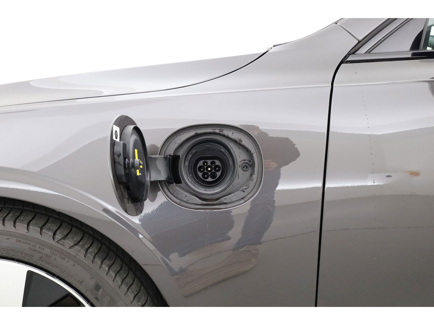 Volvo V90 2.0 T8 Plug-in hybrid AWD Ultra Dark | Luchtvering | 360 Camera | gelaagd glas | H&K audio | ACC | Blis | Pano |