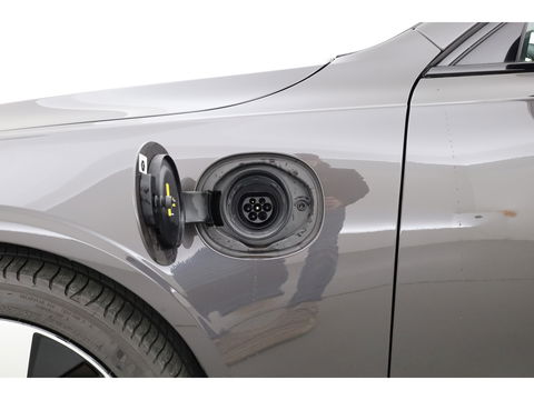 Volvo V90 2.0 T8 Plug-in hybrid AWD Ultra Dark | Luchtvering | 360 Camera | gelaagd glas | H&K audio | ACC | Blis | Pano |