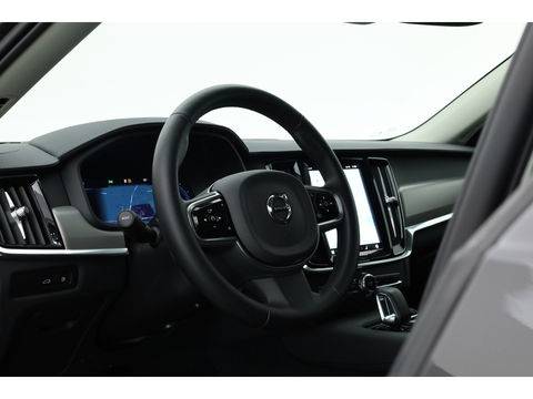 Volvo V90 2.0 T8 Plug-in hybrid AWD Ultra Dark | Luchtvering | 360 Camera | gelaagd glas | H&K audio | ACC | Blis | Pano |