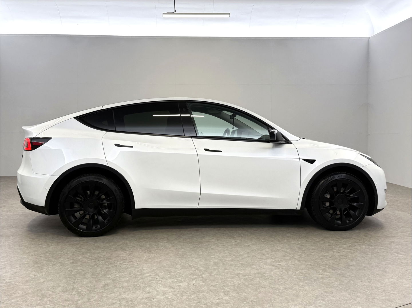Tesla Model Y Long Range AWD 75 kWh | SOH 89% | Snelladen | Autopilot | Pano | Memory | Camera | Stoel/Stuurverw.