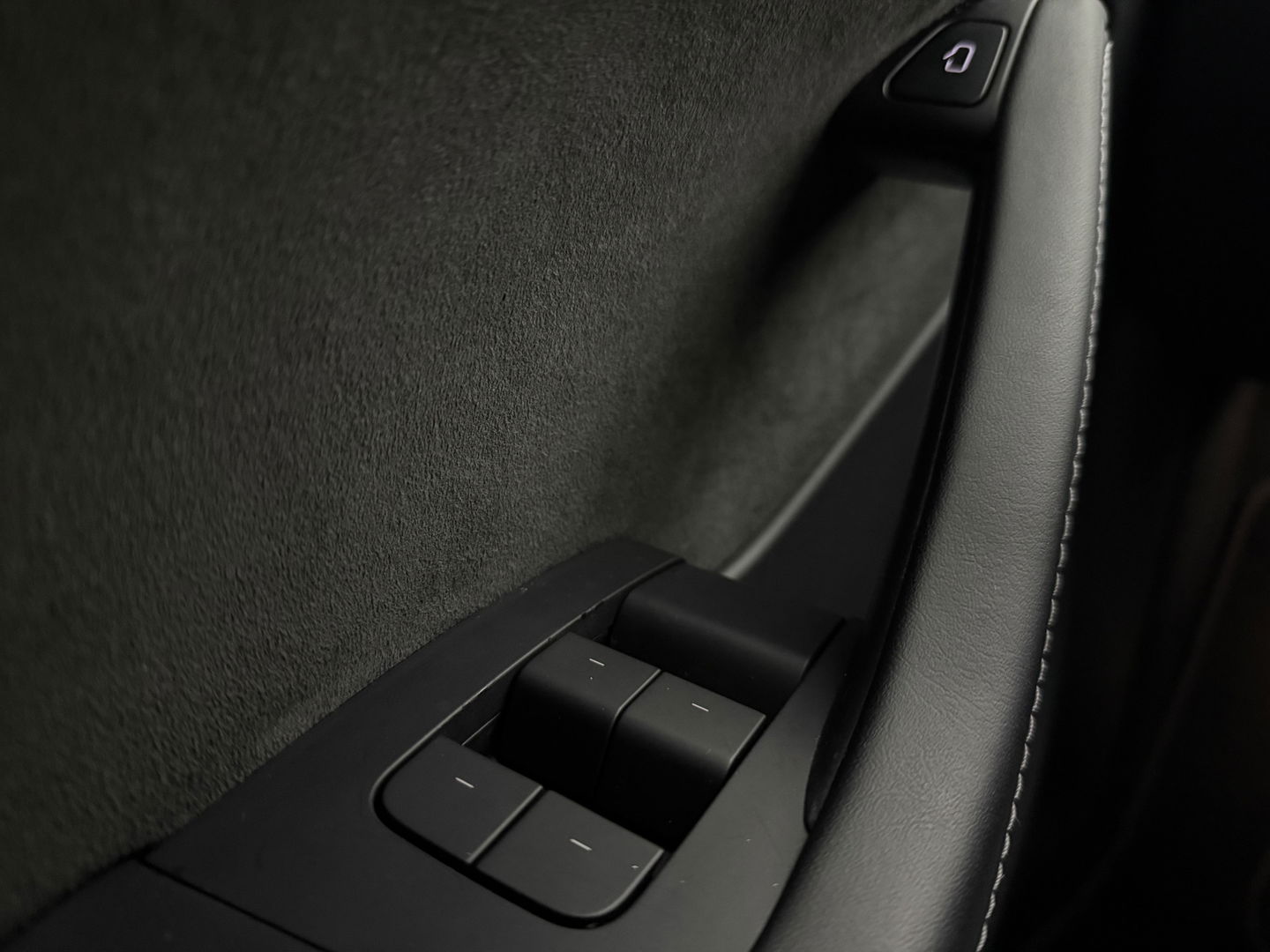 Tesla Model Y Long Range AWD 75 kWh | SOH 89% | Snelladen | Autopilot | Pano | Memory | Camera | Stoel/Stuurverw.