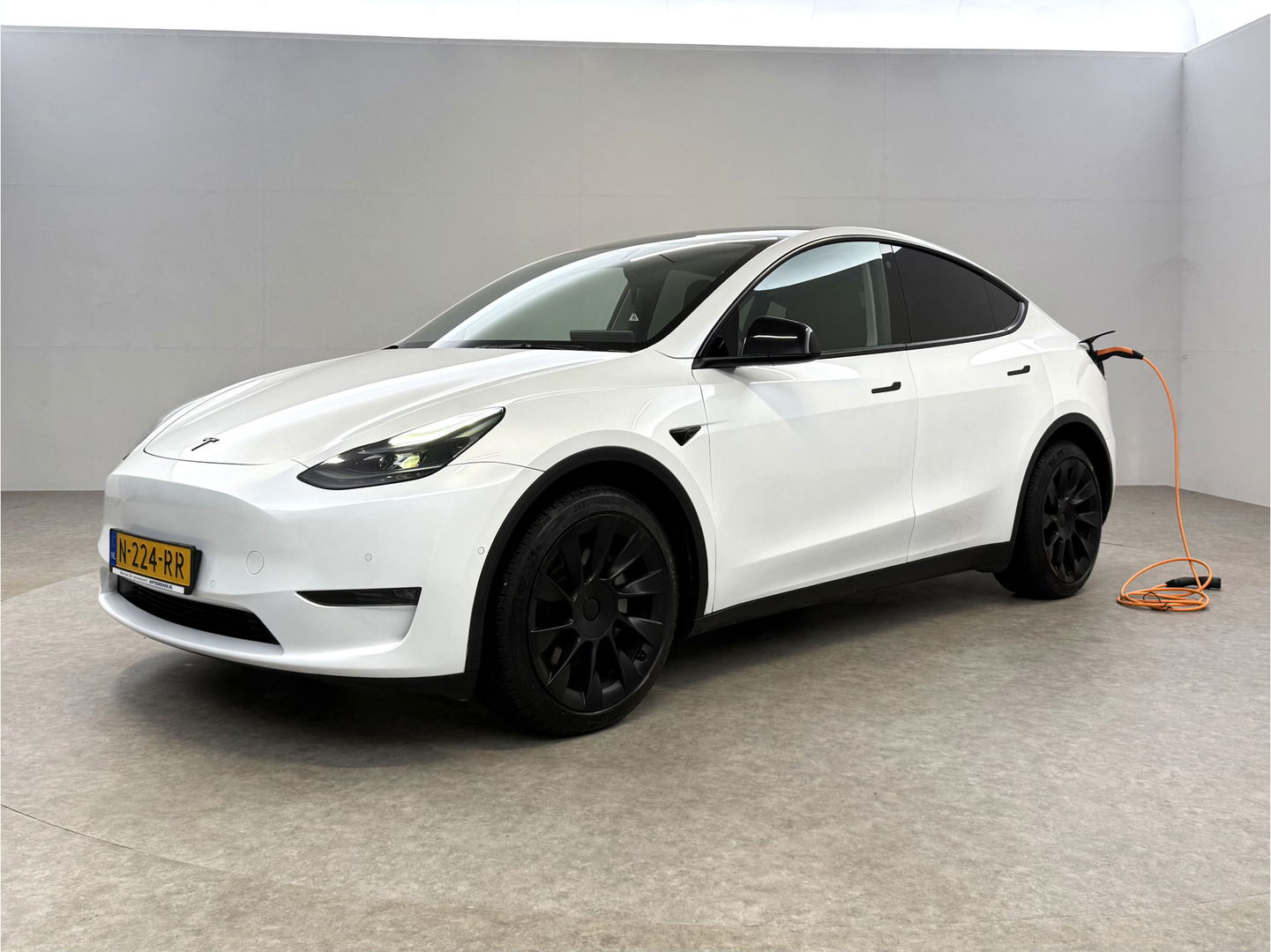 Tesla Model Y Long Range AWD 75 kWh | SOH 89% | Snelladen | Autopilot | Pano | Memory | Camera | Stoel/Stuurverw.