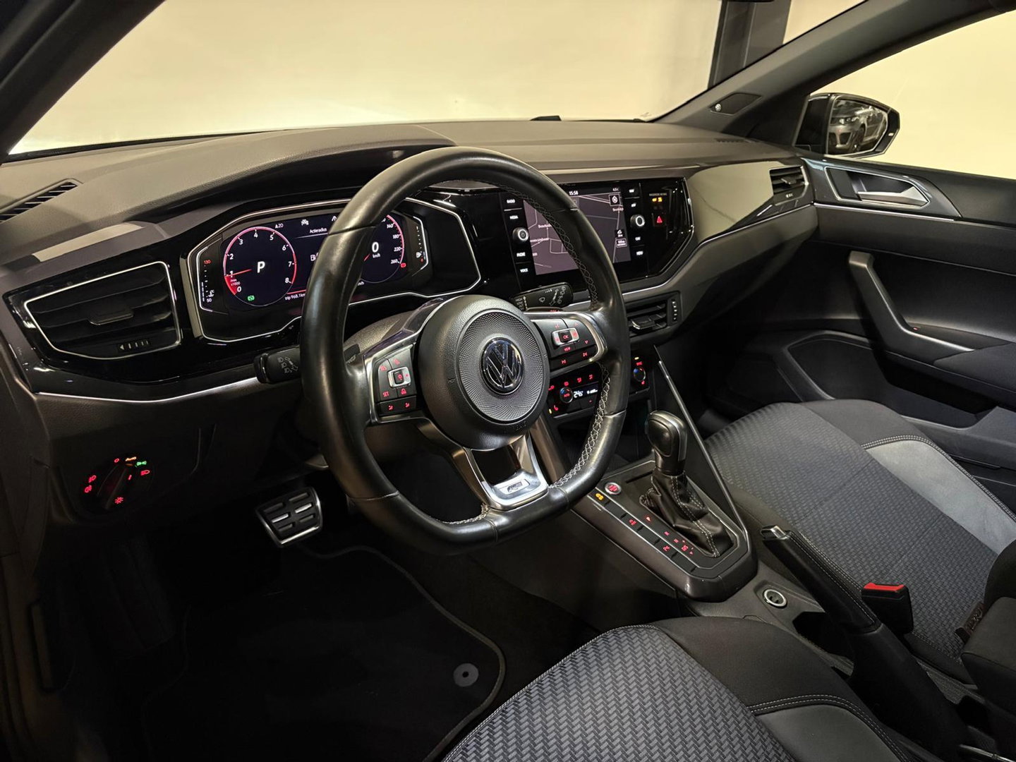 Volkswagen Polo 1.0 TSI R-Line PANO KEYLESS BEATS VOL'