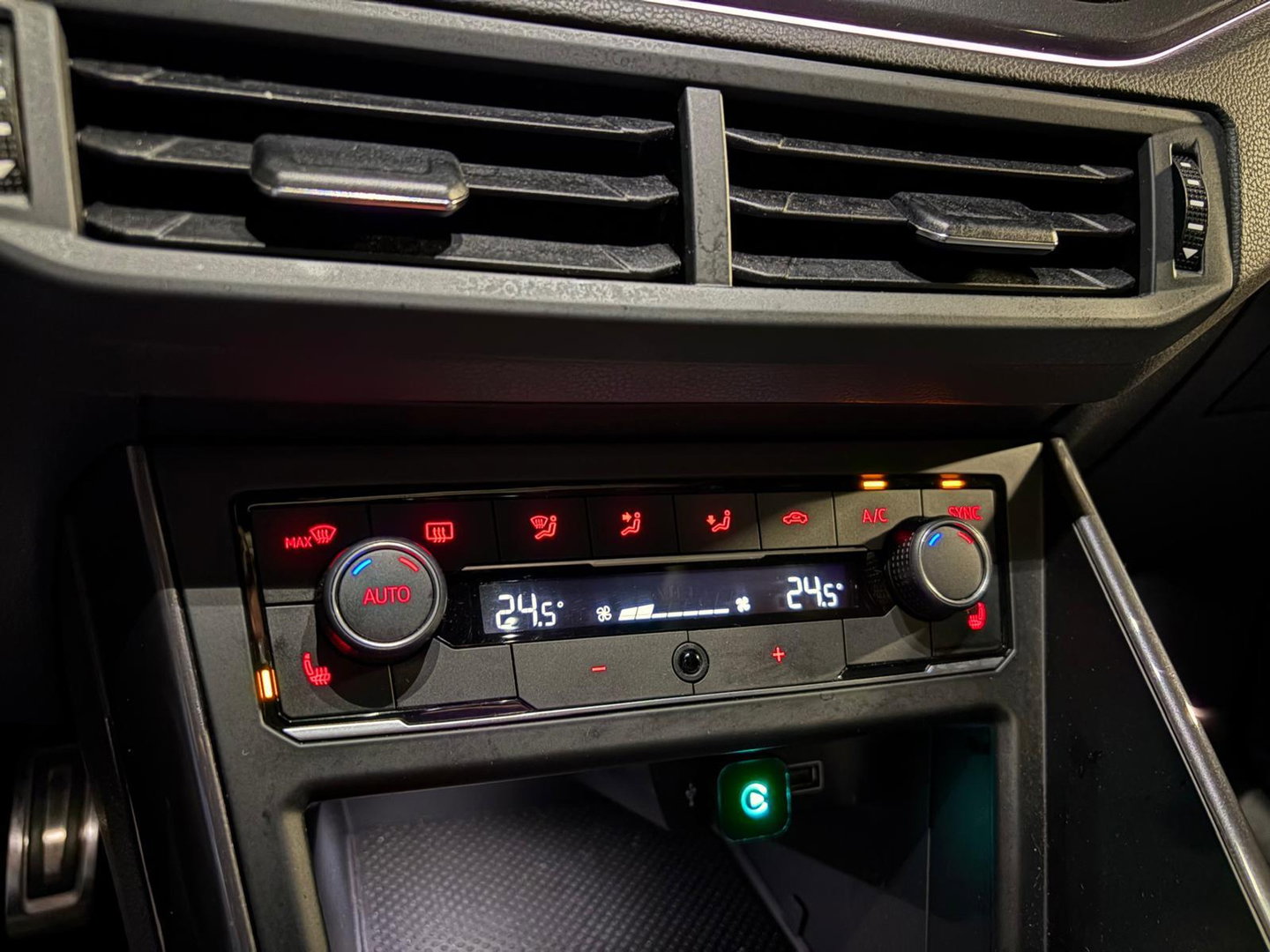 Volkswagen Polo 1.0 TSI R-Line PANO KEYLESS BEATS VOL'