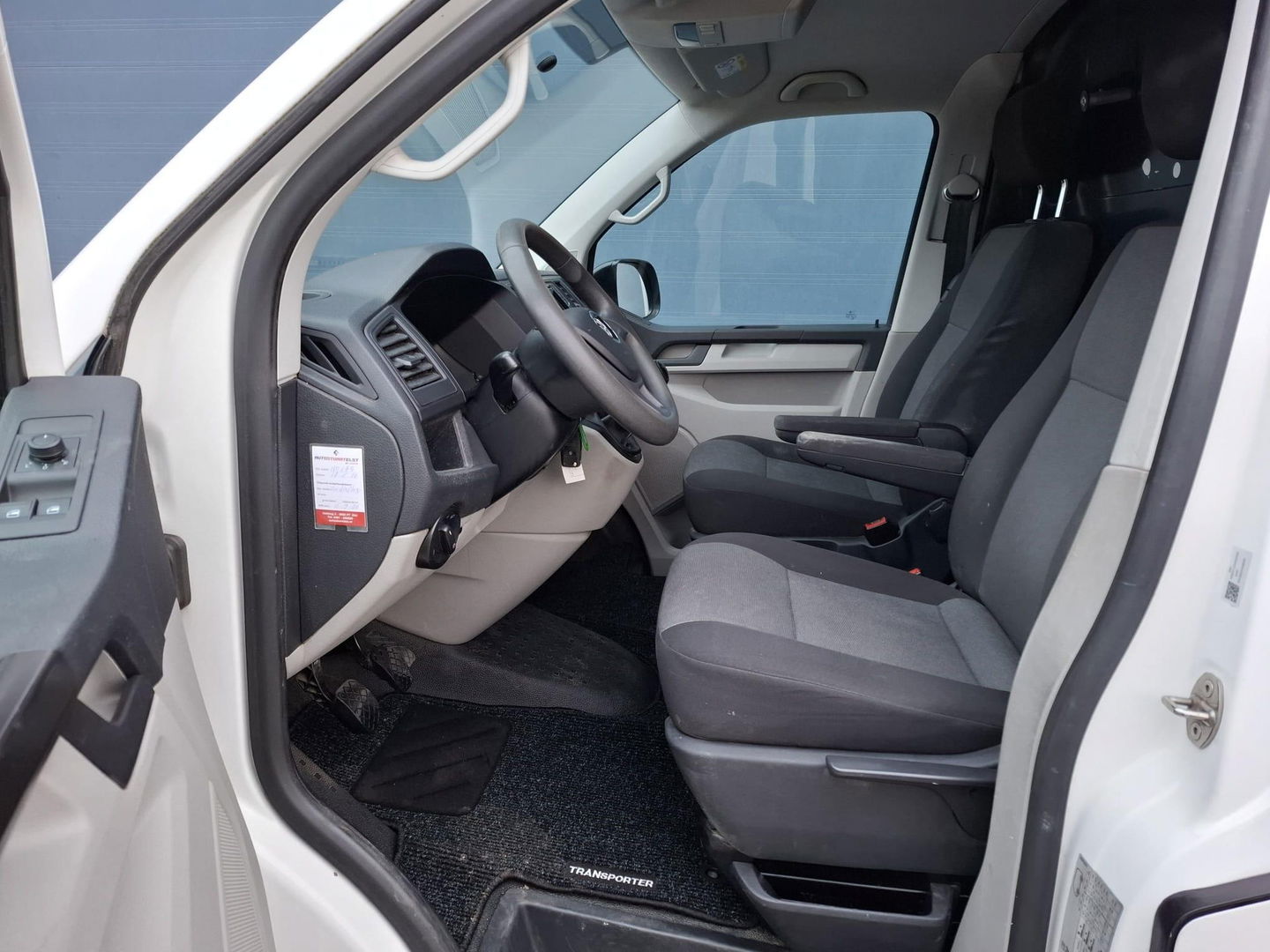 Volkswagen Transporter 2.0 TDI L2H1 Comfortline L2H2 / DUBBELE SCHUIFDEUR / IMPERIAL / EURO 6