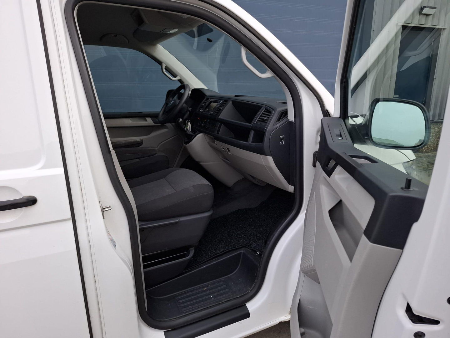 Volkswagen Transporter 2.0 TDI L2H1 Comfortline L2H2 / DUBBELE SCHUIFDEUR / IMPERIAL / EURO 6