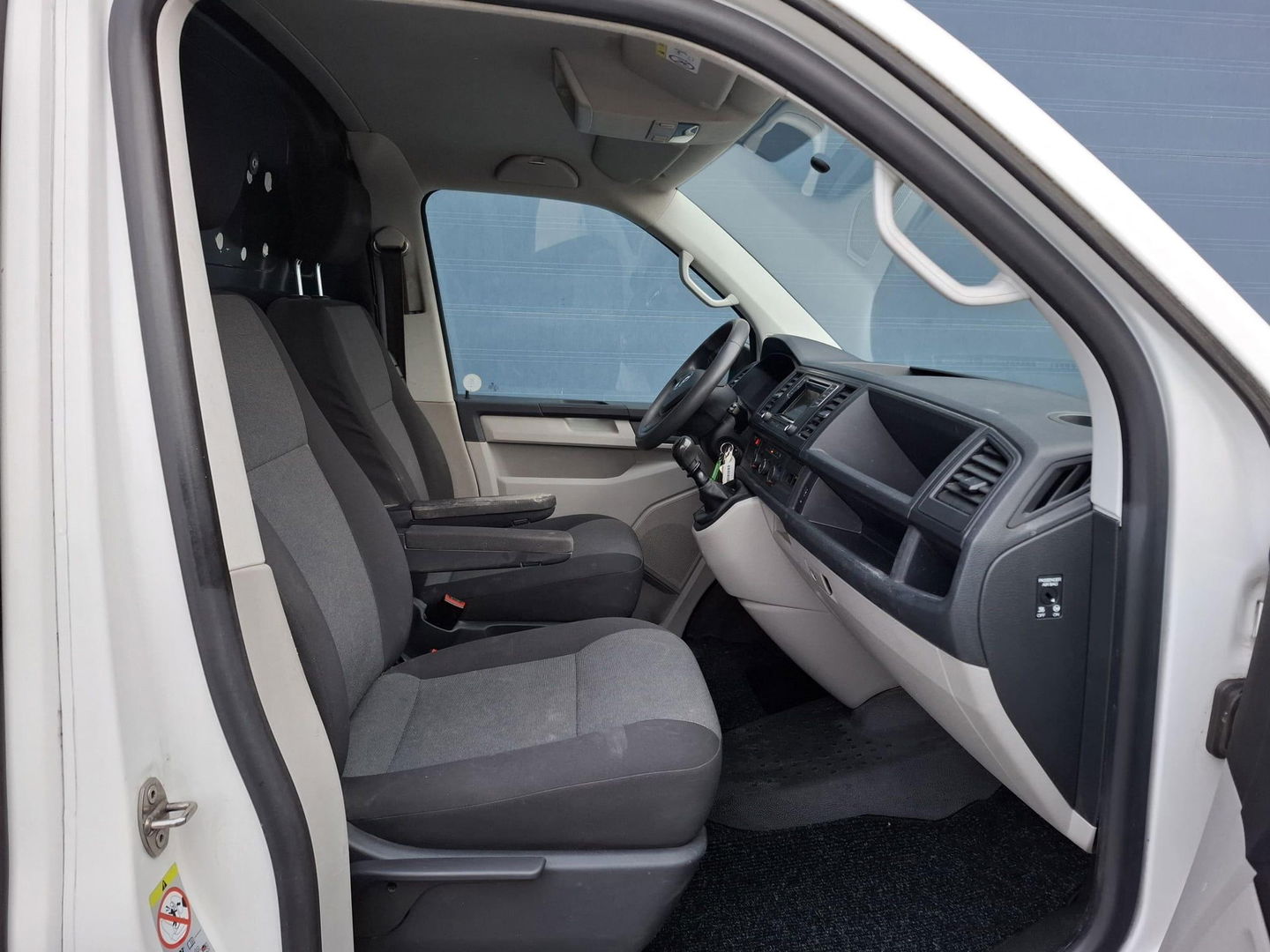 Volkswagen Transporter 2.0 TDI L2H1 Comfortline L2H2 / DUBBELE SCHUIFDEUR / IMPERIAL / EURO 6