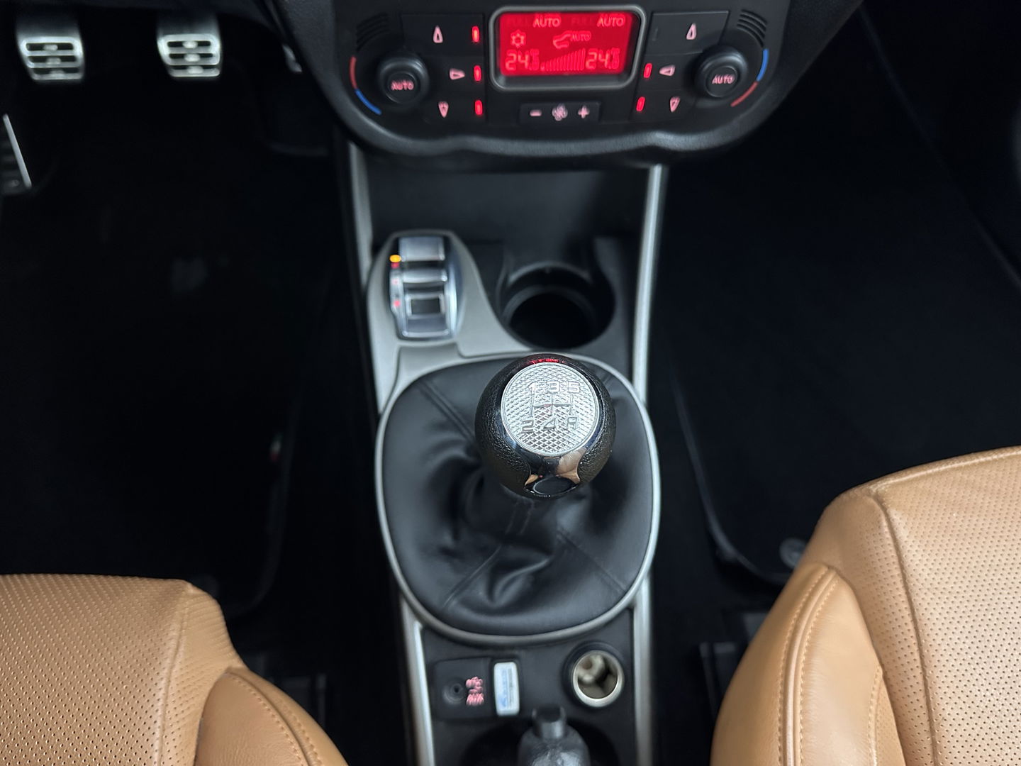 Alfa Romeo MiTo 1.3 JTDM ECO DISTINCTIVE *LEATHER | NAVI-FULLMAP | SPORTSEATS | ECC | RED-BRAKECALIPERS | CARBON-INLAY | PDC | CRUISE | 17''ALU*