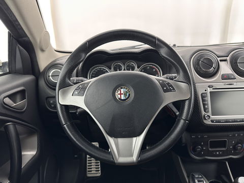 Alfa Romeo MiTo 1.3 JTDM ECO DISTINCTIVE *LEATHER | NAVI-FULLMAP | SPORTSEATS | ECC | RED-BRAKECALIPERS | CARBON-INLAY | PDC | CRUISE | 17''ALU*