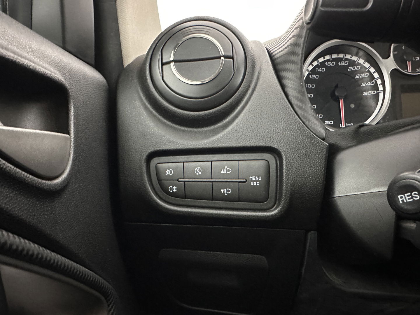 Alfa Romeo MiTo 1.3 JTDM ECO DISTINCTIVE *LEATHER | NAVI-FULLMAP | SPORTSEATS | ECC | RED-BRAKECALIPERS | CARBON-INLAY | PDC | CRUISE | 17''ALU*