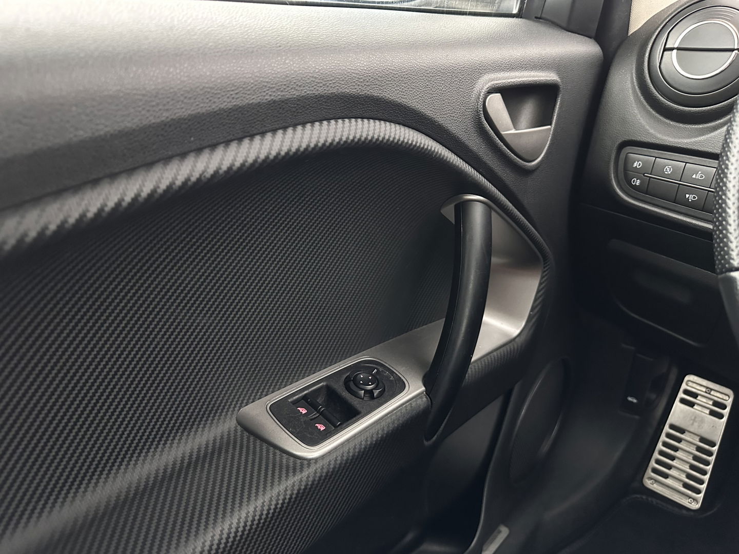 Alfa Romeo MiTo 1.3 JTDM ECO DISTINCTIVE *LEATHER | NAVI-FULLMAP | SPORTSEATS | ECC | RED-BRAKECALIPERS | CARBON-INLAY | PDC | CRUISE | 17''ALU*